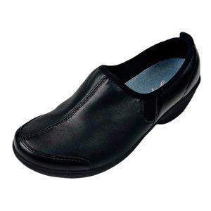 Easy Spirit Woman’s Black Leather Slip Ons Size 6W